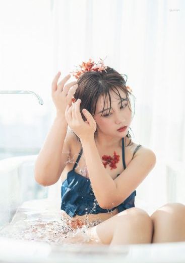 国产亚洲人人澡_超清高清在线观看